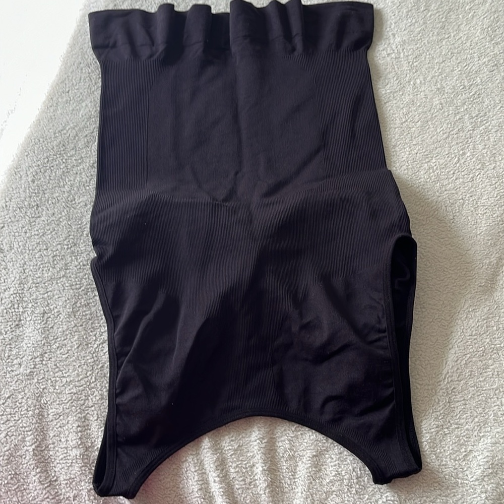 Camishaper black shapewear - Picture 3 of 3